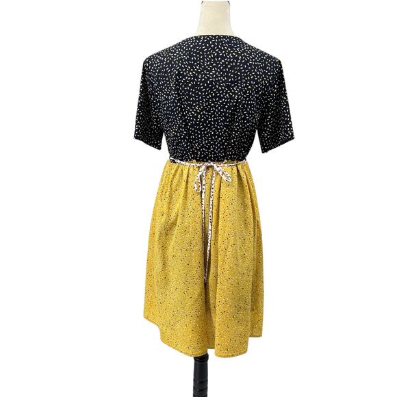 Roolee Navy & Yellow Contrast Print Knee Length Fit & Flare Babydoll Mini Dress - Picture 3 of 11